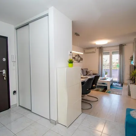 Apartman Modern Luka In Póla