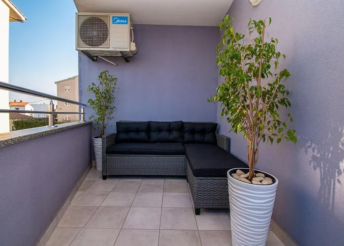 Modern Luka In * 普拉