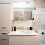 Apartment Modern Luka In Pula