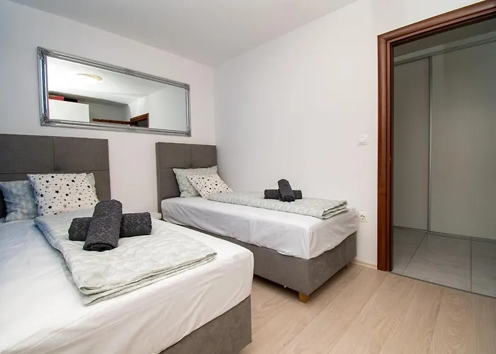 Apartment Modern Luka In Pula