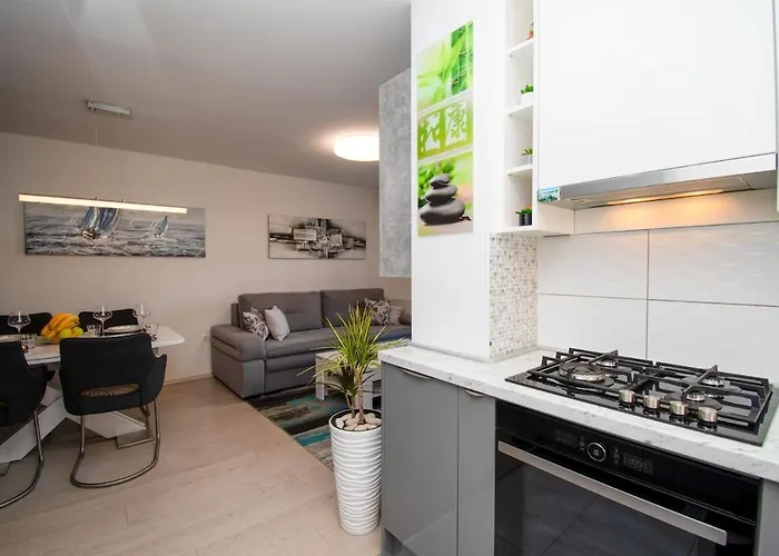 Modern Luka In Apartment *